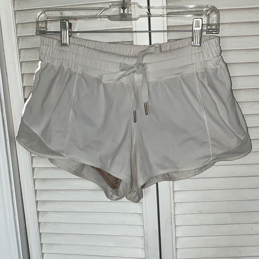 lululemon hotty hot short (old sizing size 4)
